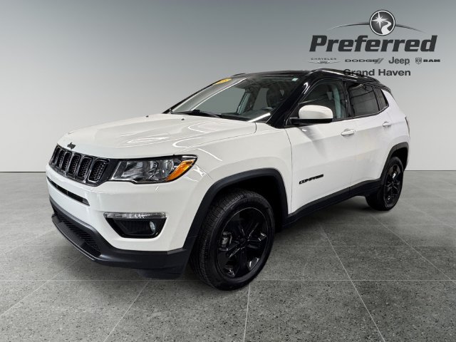 Used 2018 Jeep Compass Latitude w/ Popular Equipment Group AWD/4WD image 12