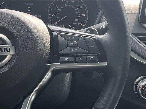 Used 2020 Nissan Altima 2.5 SR w/ Premium Package FWD image 18