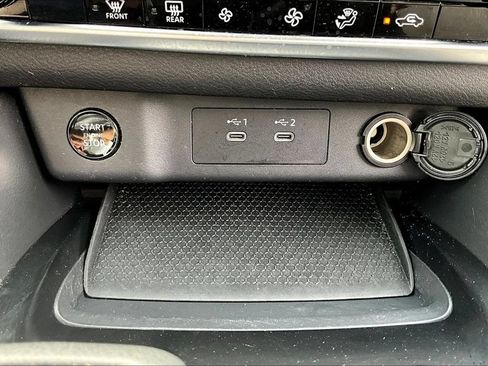 Used 2025 Nissan Rogue SV AWD/4WD image 16