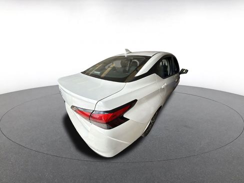 Used 2025 Nissan Versa SV image 7