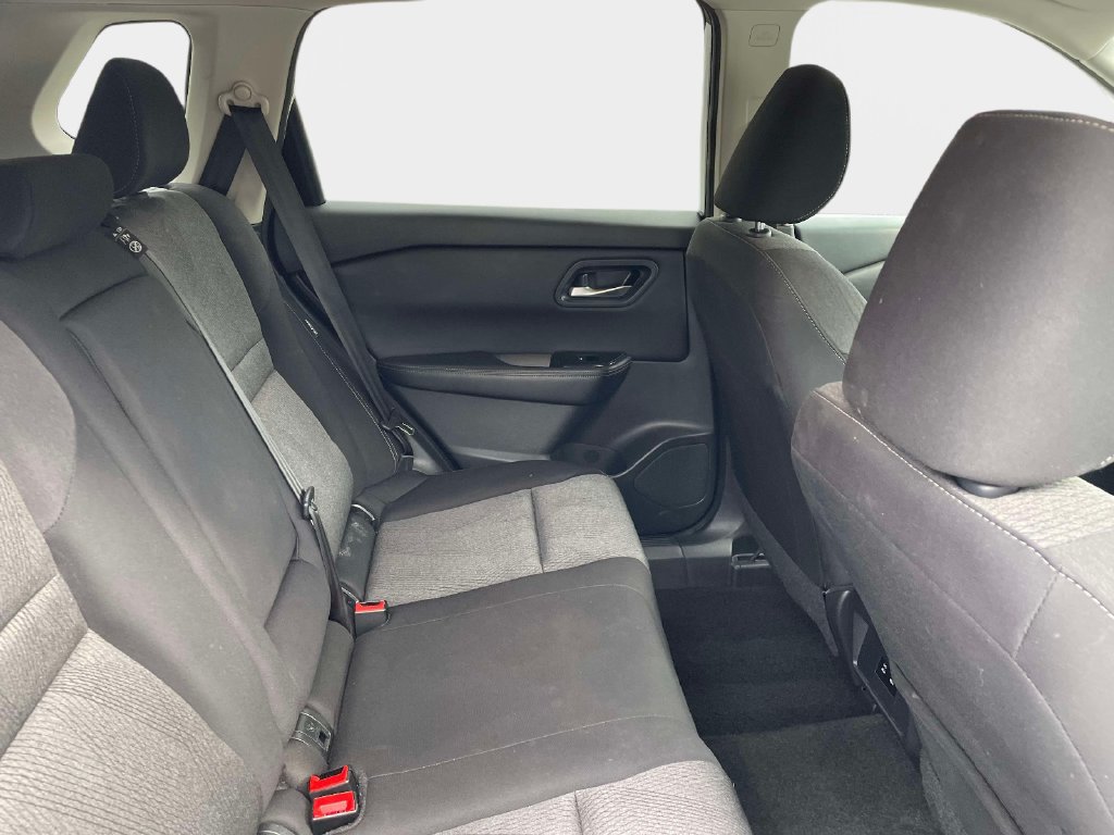 Used 2024 Nissan Rogue SV FWD image 12
