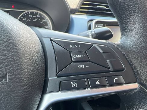 Used 2024 Nissan Versa SV FWD image 23
