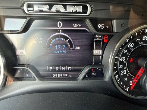 Used 2021 RAM 1500 Laramie AWD/4WD image 7