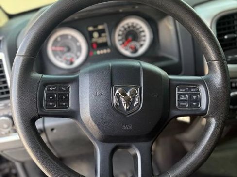 Used 2014 RAM 1500 Classic SLT AWD/4WD image 17