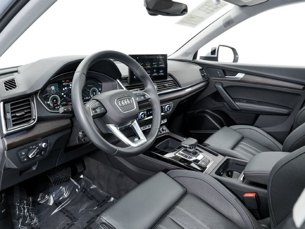 Used 2021 Audi Q5 e Prestige AWD/4WD image 4