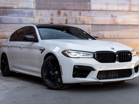 Used 2023 BMW M5 w/ Executive Package AWD/4WD image 3