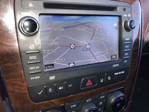 Used 2014 Buick Enclave Premium image 17