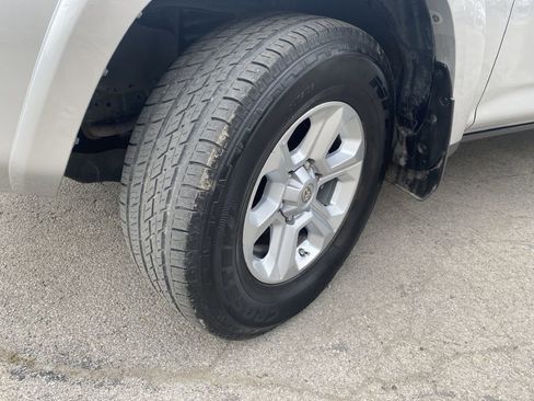 Used 2014 Toyota 4Runner SR5 image 11