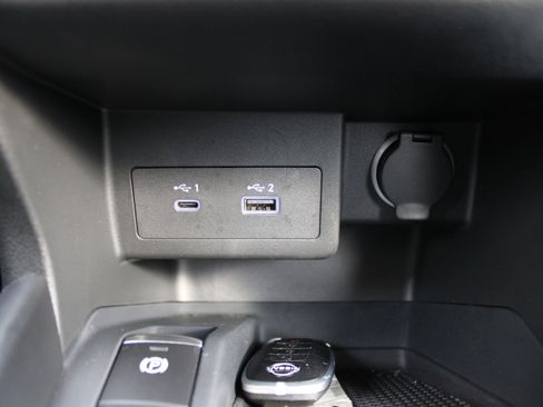 Certified 2024 Nissan Kicks SV image 17