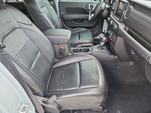 Used 2023 Jeep Wrangler Unlimited Sahara w/ Cold Weather Group image 14