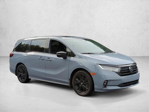 Used 2024 Honda Odyssey Sport image 3