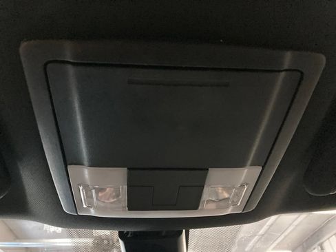 Used 2018 Ford Explorer XLT w/ Equipment Group 201A AWD/4WD image 25