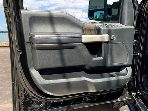 Used 2021 Ford F250 Lariat w/ Lariat Value Package AWD/4WD image 23