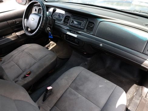 Used 2011 Ford Crown Victoria Police Interceptor w/ Comfort & Convenience Group RWD image 22