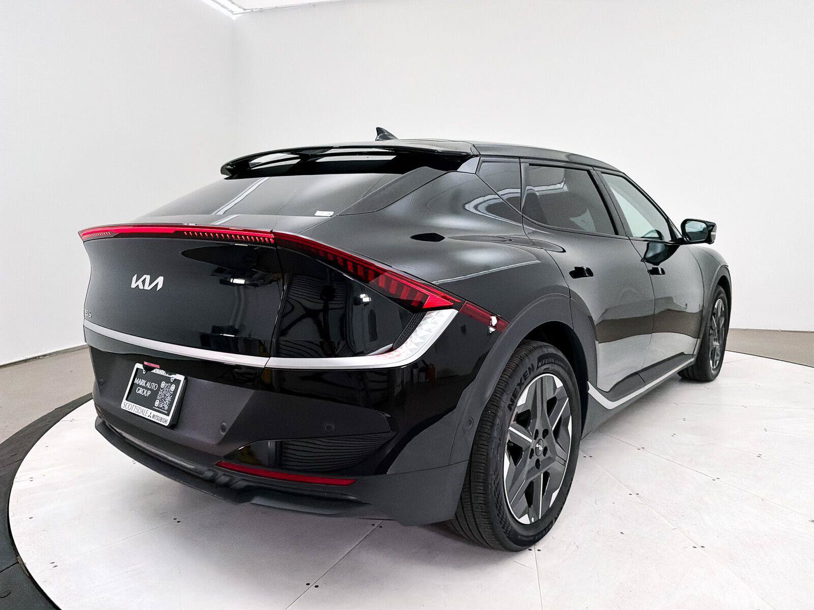Used 2025 Kia EV6 Light w/ Light LR Technology Package RWD image 17