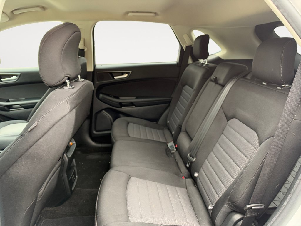 Used 2019 Ford Edge SE FWD image 13