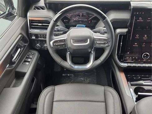 New 2026 GMC Yukon Denali w/ Denali Reserve Package AWD/4WD image 15