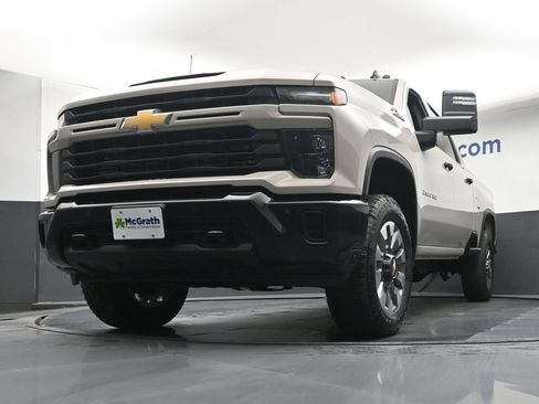 New 2026 Chevrolet Silverado 2500 Custom w/ Custom Value Package AWD/4WD image 7