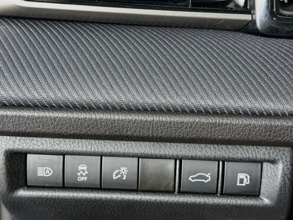 Used 2025 Toyota Camry SE FWD image 15
