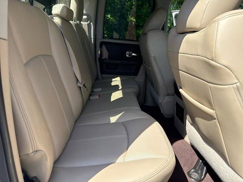Used 2018 RAM 1500 Laramie AWD/4WD image 11