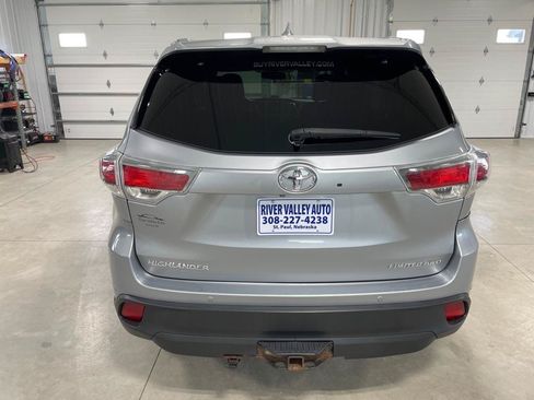 Used 2016 Toyota Highlander Limited AWD/4WD image 6
