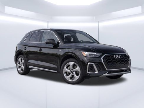 Used 2023 Audi Q5 2.0T Premium Plus w/ Premium Plus Package AWD/4WD image 2