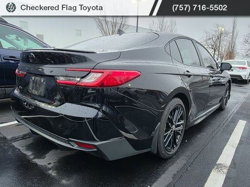 Used 2025 Toyota Camry SE w/ Convenience Package image 6