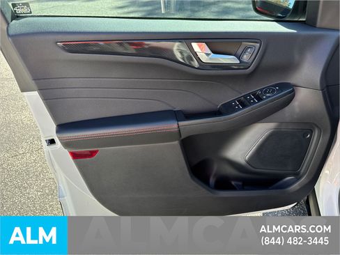 Used 2025 Ford Escape ST-Line w/ Equipment Group 301A image 12