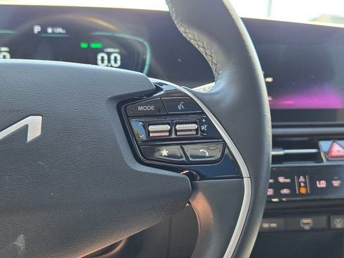 Used 2023 Kia Niro EX Touring FWD image 28