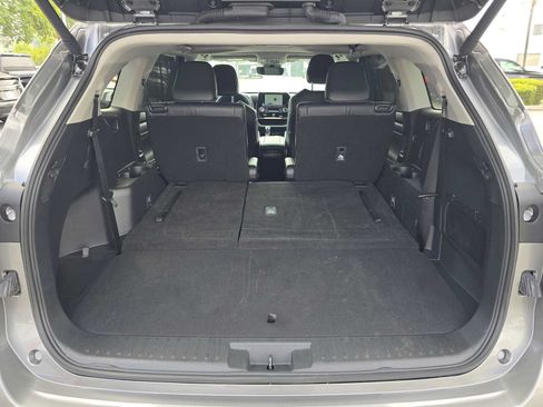 Used 2026 Toyota Highlander XLE AWD/4WD image 18