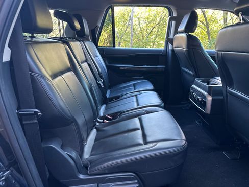 Used 2023 Ford Expedition Max XLT image 34