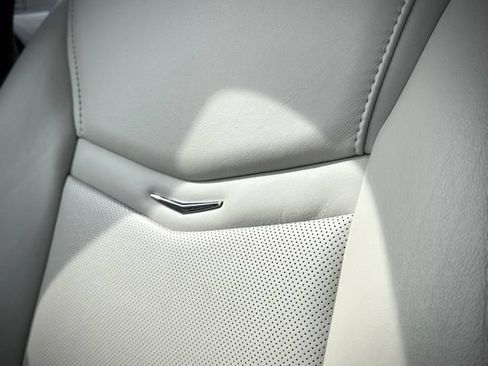 Used 2013 Cadillac XTS Luxury FWD image 24