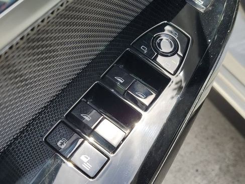 Used 2025 BMW 740i xDrive 740i xDrive image 25