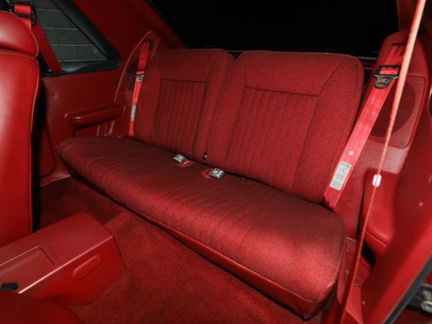 Used 1990 Ford Mustang GT RWD image 4