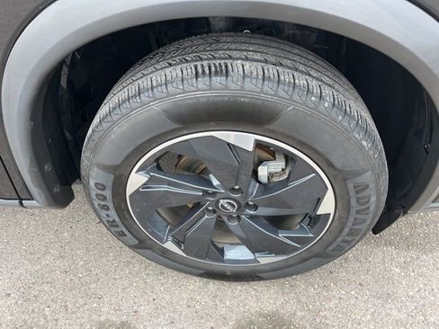 Used 2024 Nissan Rogue SV image 15