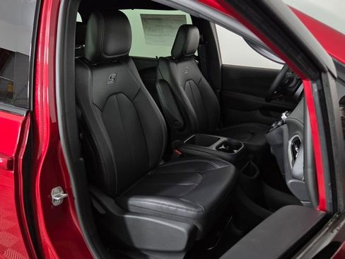 New 2026 Chrysler Pacifica Select image 34
