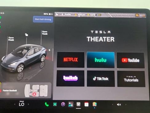 Used 2023 Tesla Model Y Long Range AWD/4WD image 65