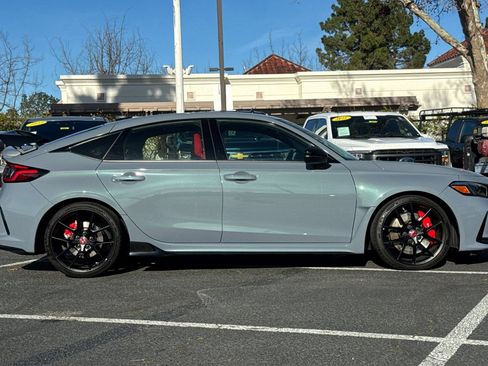 Used 2024 Honda Civic Type R image 3