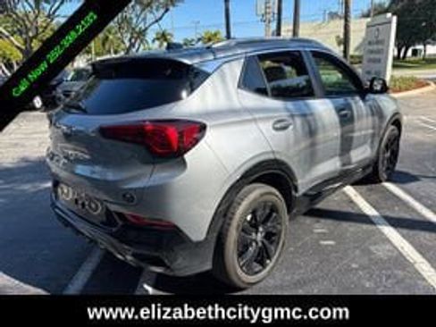 Used 2024 Buick Encore GX Sport Touring image 9
