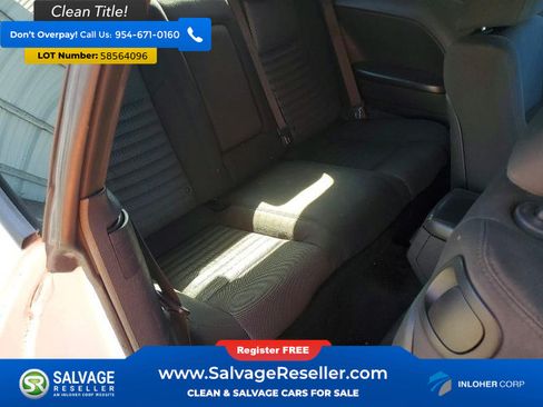Used 2014 Dodge Challenger R/T RWD image 13