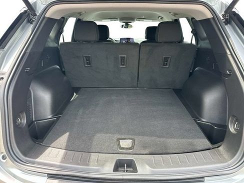 Used 2024 Chevrolet Blazer LT w/ Convenience Package FWD image 9