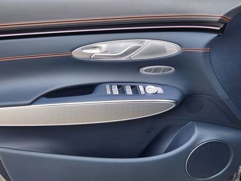 New 2026 Genesis GV70 2.5T Sport Prestige AWD/4WD image 18