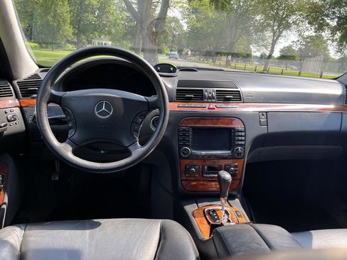 Used 2005 Mercedes-Benz S 500 4MATIC image 8