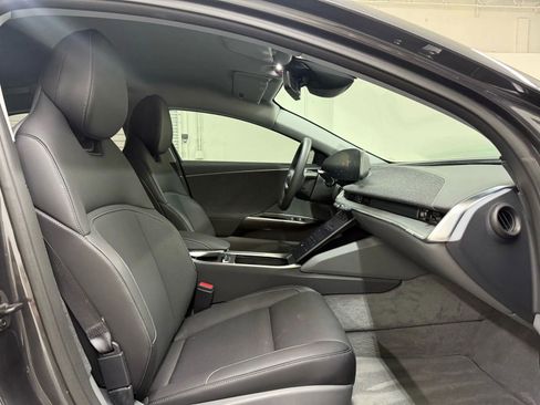 Used 2025 Lucid Air Touring image 22