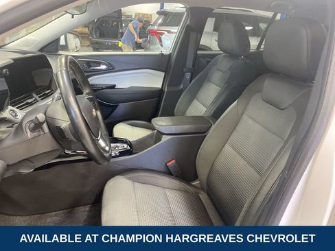 Used 2024 Chevrolet Trax LT w/ Driver Confidence Package FWD image 26