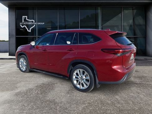 Used 2021 Toyota Highlander Limited image 6
