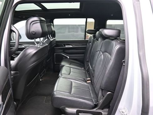 Used 2022 Jeep Wagoneer Series II w/ Premium Group I image 11