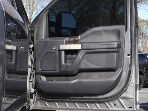 Used 2022 Ford F250 Lariat w/ Black Appearance Package image 27