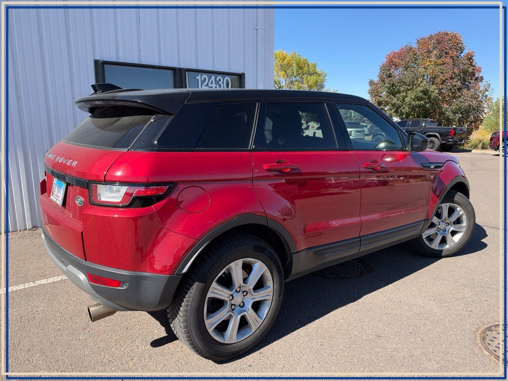 Used 2017 Land Rover Range Rover Evoque SE AWD/4WD image 3