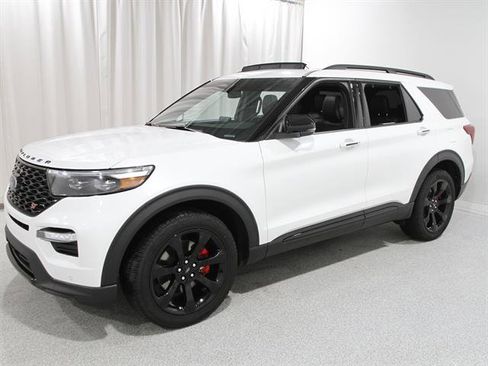 Certified 2024 Ford Explorer ST w/ Equipment Group 401A image 3